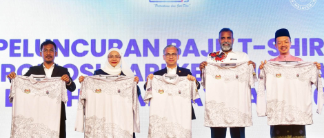 WARGA KEMENTERIAN KOMUNIKASI DISERU TINGKATKAN USAHA DI BAWAH INISIATIF 1 RUMAH 1 JALUR GEMILANG