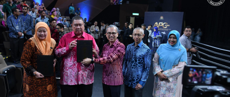 535 WARGA KEMENTERIAN KOMUNIKASI ZON SEMENANJUNG TERIMA PENGIKTIRAFAN ANUGERAH PERKHIDMATAN CEMERLANG