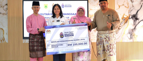 SEKOLAH ANGKAT MADANI KEMENTERIAN KOMUNIKASI TERIMA PERUNTUKAN MENERUSI PENDEKATAN WHOLE-OF-GOVERNMENT