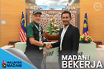 SETIAUSAHA BAHAGIAN KANAN (PENGURUSAN) TERIMA KUNJUNGAN HORMAT KETUA AKTIVIS PERSATUAN PENGGUNA ISLAM MALAYSIA